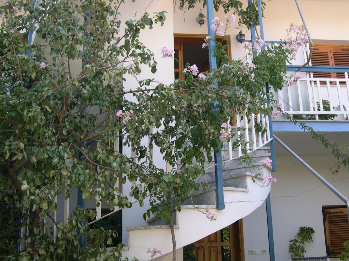 Seaview- 2 Space - Selfcatering Apartment - Helen No 3 Xiropigado Luaran gambar