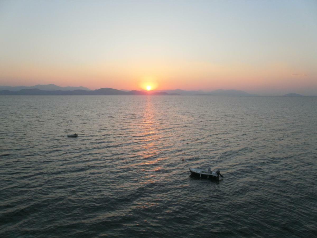 Seaview- 2 Space - Selfcatering Apartment - Helen No 3 Xiropigado Luaran gambar