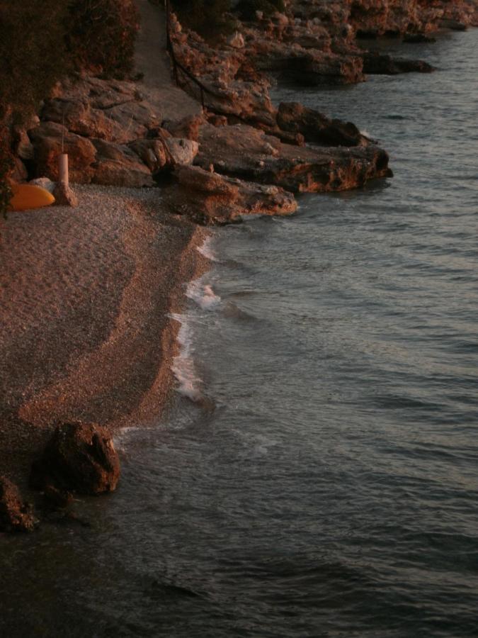 Seaview- 2 Space - Selfcatering Apartment - Helen No 3 Xiropigado Luaran gambar